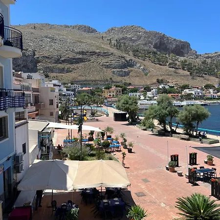 La Piazzetta A Mare House Guest house Sferracavallo